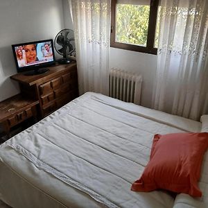 Room In Guest Room - Cuarto Privado Doble En Toledo